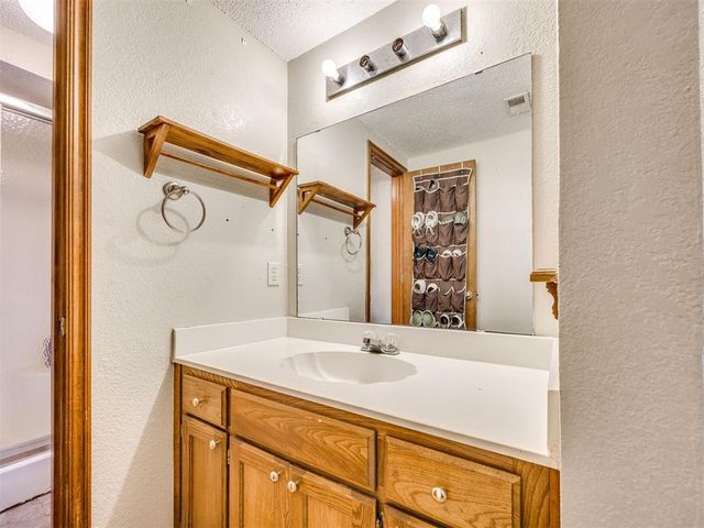 2102 Lakecrest Drive, Oklahoma City, OK 73170