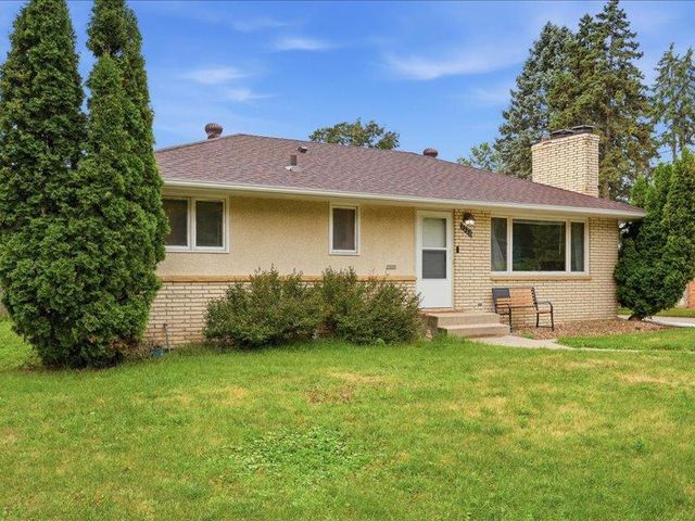 2226 Cardinal Place, Saint Paul, MN 55119