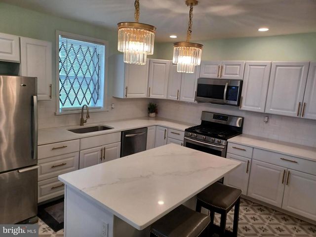 969 SYLVAN ST, Camden, NJ 08104