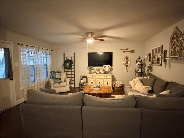 700 N Spears Street, Alvarado, TX 76009