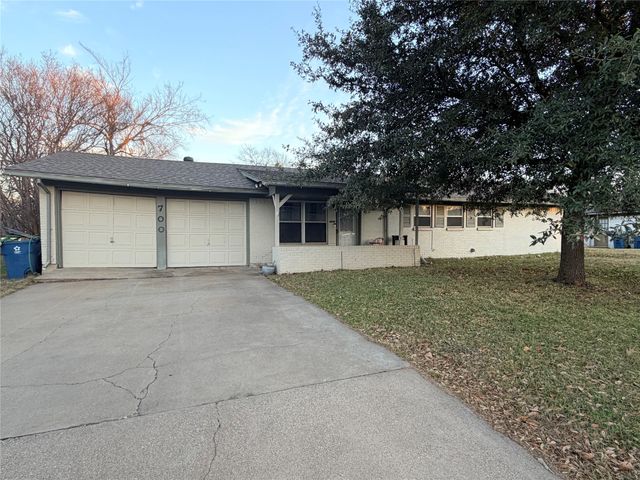 700 N Spears Street, Alvarado, TX 76009