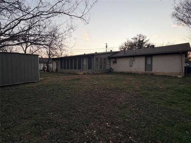 700 N Spears Street, Alvarado, TX 76009