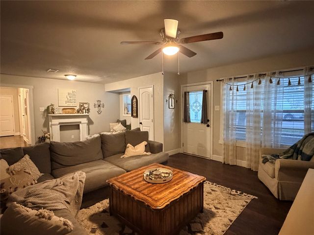 700 N Spears Street, Alvarado, TX 76009