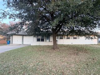 700 N Spears Street, Alvarado, TX 76009