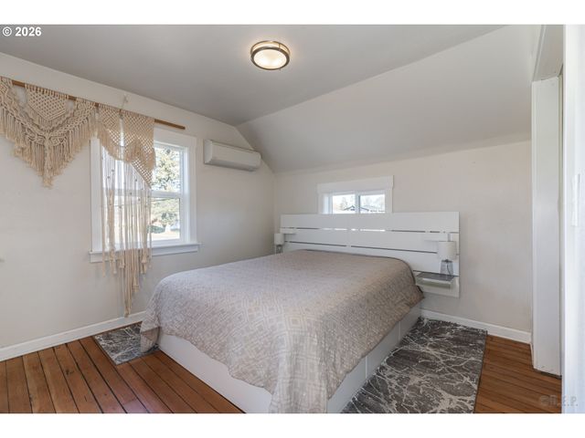 169 N VERNONIA Rd, St Helens, OR 97051