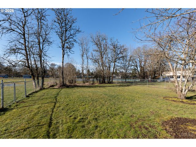 169 N VERNONIA Rd, St Helens, OR 97051