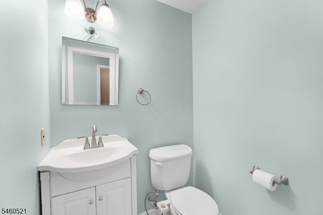 38 Park St H, Florham Park Boro, NJ 07932