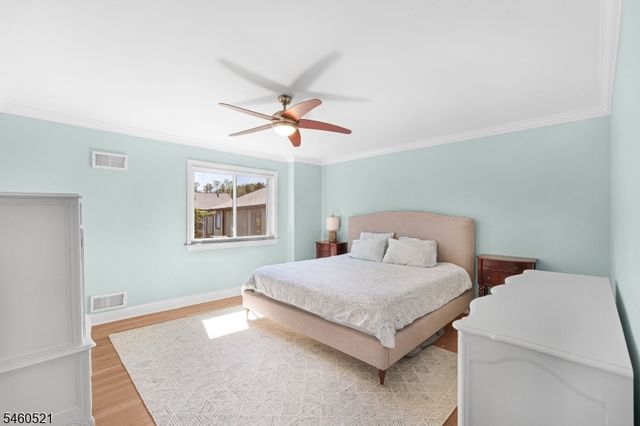 38 Park St H, Florham Park Boro, NJ 07932