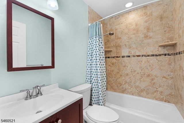 38 Park St H, Florham Park Boro, NJ 07932