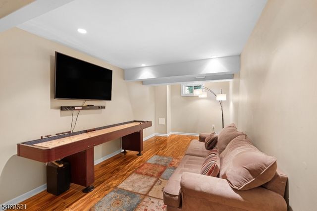 38 Park St H, Florham Park Boro, NJ 07932