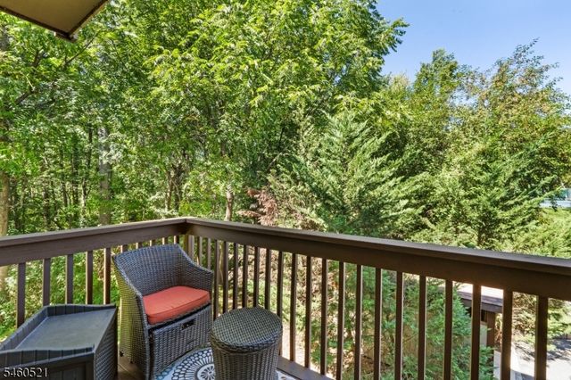 38 Park St H, Florham Park Boro, NJ 07932