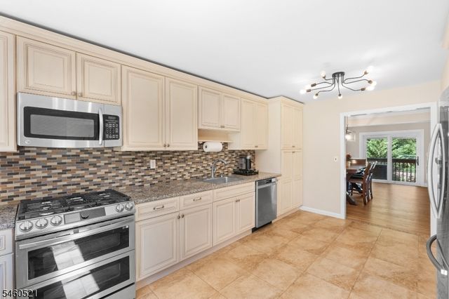 38 Park St H, Florham Park Boro, NJ 07932