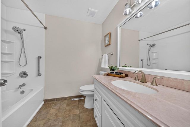 2516 N SUMMIT STREET, Appleton, WI 54914