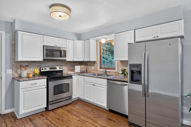2516 N SUMMIT STREET, Appleton, WI 54914