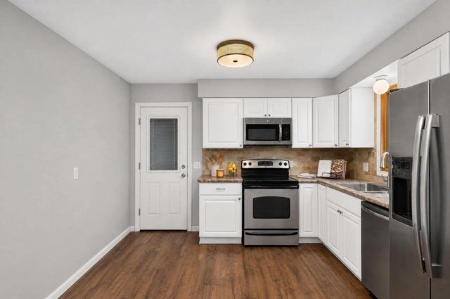 2516 N SUMMIT STREET, Appleton, WI 54914
