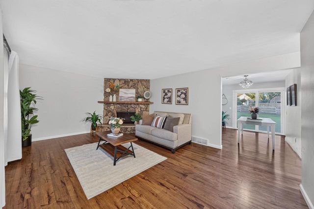 2516 N SUMMIT STREET, Appleton, WI 54914