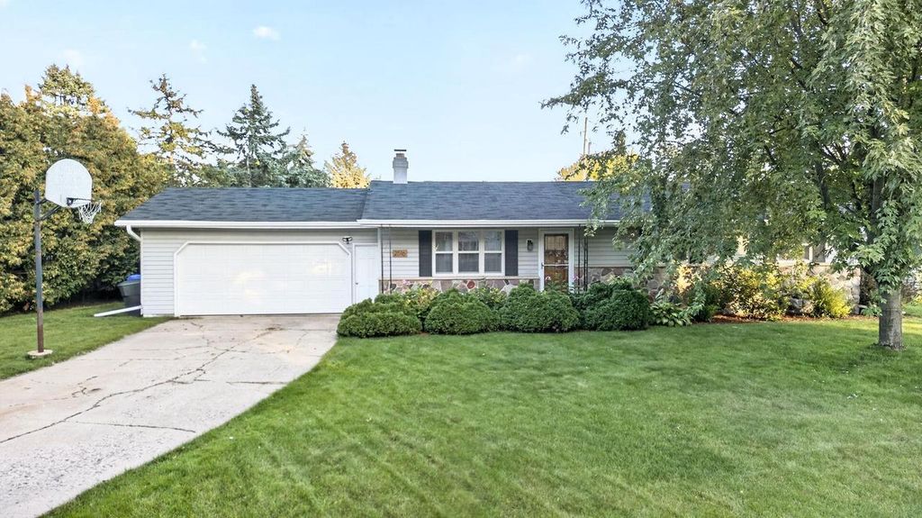 2516 N SUMMIT STREET, Appleton, WI 54914