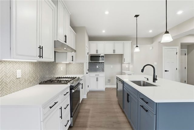 4 Dana Dr, Findlay Twp, PA 15108