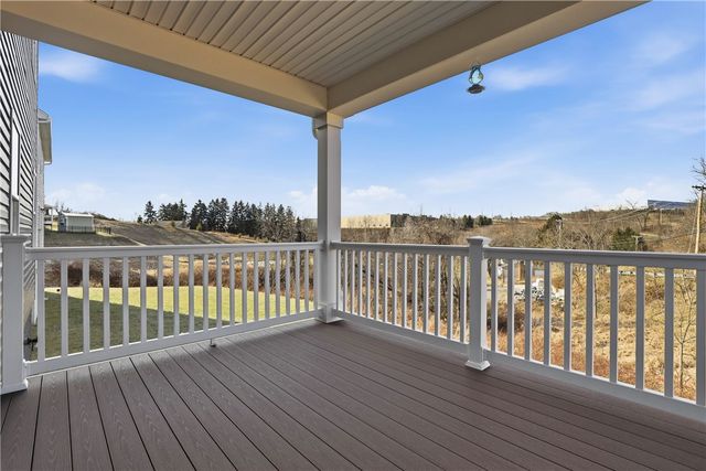 4 Dana Dr, Findlay Twp, PA 15108