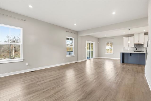 4 Dana Dr, Findlay Twp, PA 15108