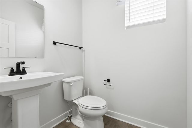 4 Dana Dr, Findlay Twp, PA 15108