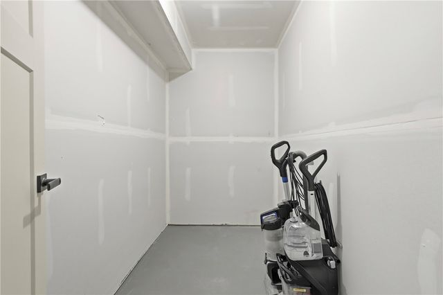 4 Dana Dr, Findlay Twp, PA 15108