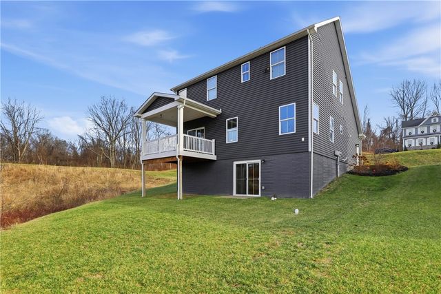 4 Dana Dr, Findlay Twp, PA 15108