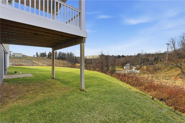 4 Dana Dr, Findlay Twp, PA 15108