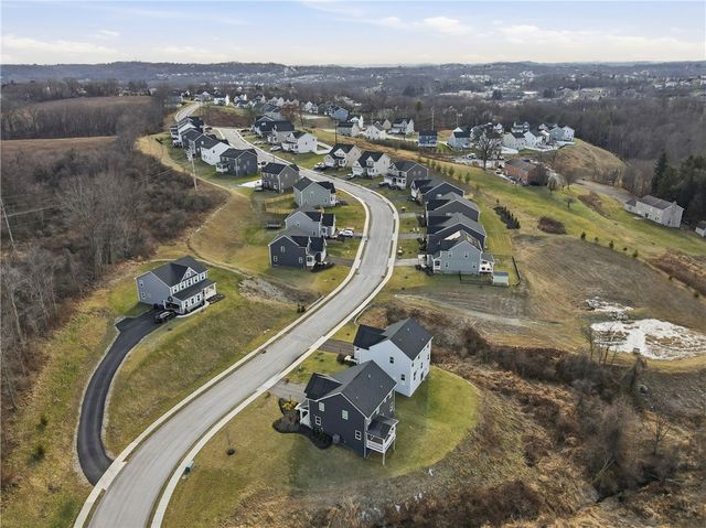 4 Dana Dr, Findlay Twp, PA 15108