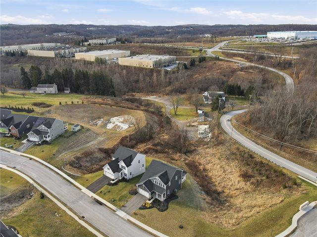 4 Dana Dr, Findlay Twp, PA 15108