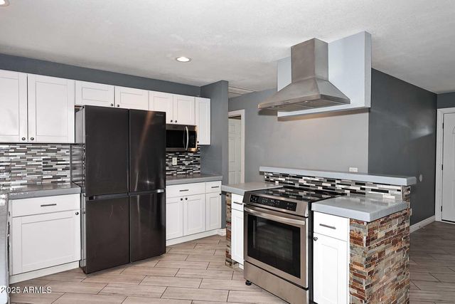 902 N 96TH Street, Mesa, AZ 85207