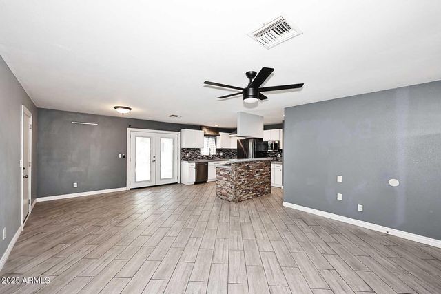 902 N 96TH Street, Mesa, AZ 85207