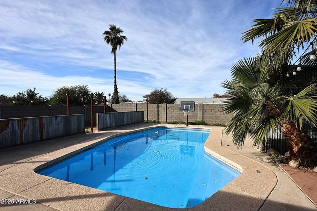 902 N 96TH Street, Mesa, AZ 85207