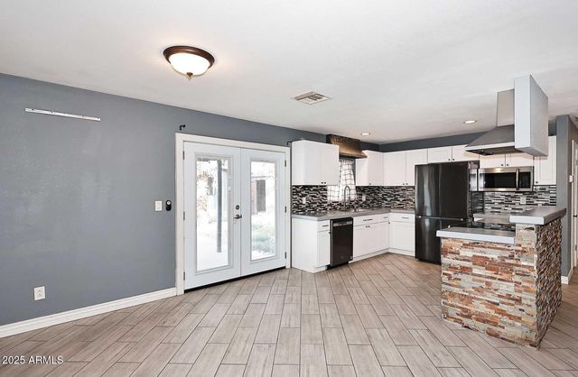 902 N 96TH Street, Mesa, AZ 85207