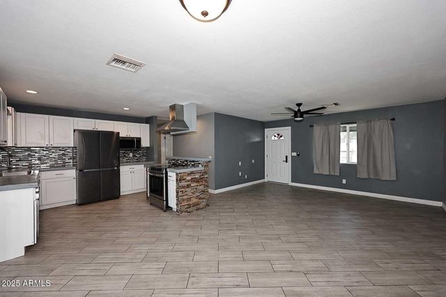 902 N 96TH Street, Mesa, AZ 85207