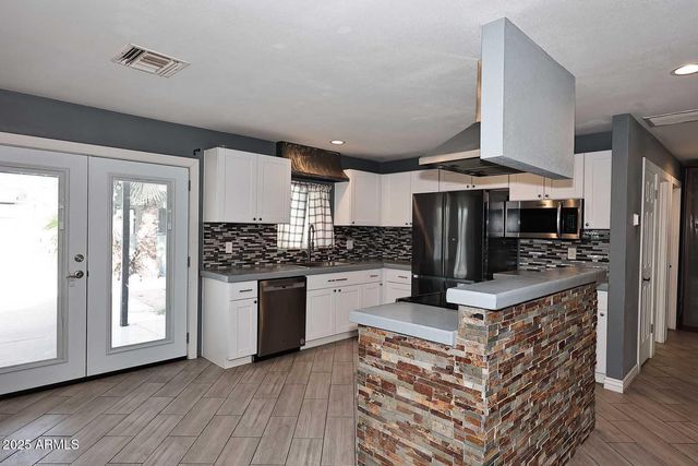 902 N 96TH Street, Mesa, AZ 85207