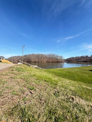 138 Schores Lane, Bedford, IN 47421