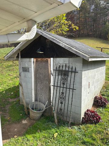 319 Highway 472 Highway, Manchester, KY 40962