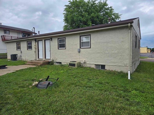 3609 & 3611 E 18th St Street, Sioux Falls, SD 57103