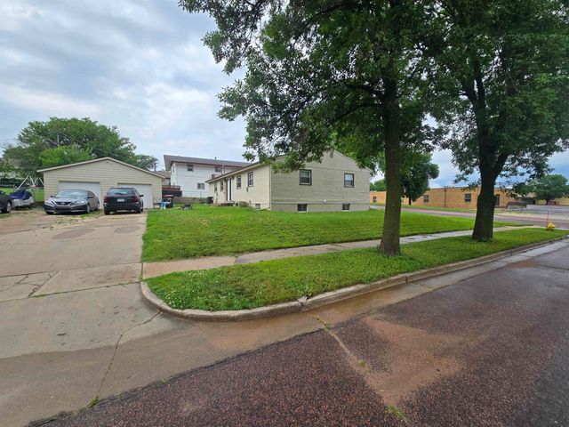 3609 & 3611 E 18th St Street, Sioux Falls, SD 57103