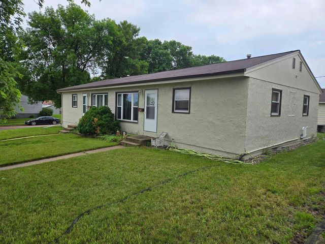 3609 & 3611 E 18th St Street, Sioux Falls, SD 57103