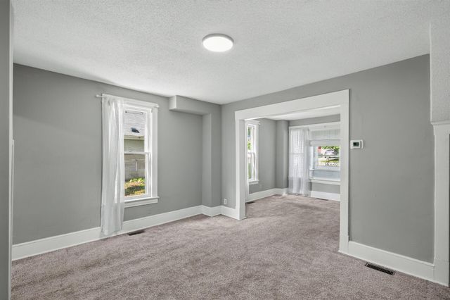 1094 Kent Street, Saint Paul, MN 55117