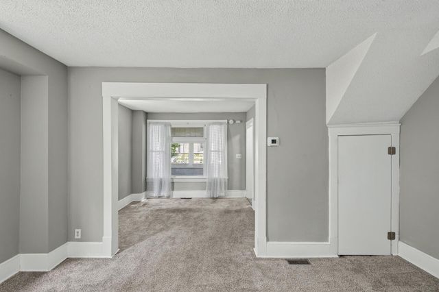 1094 Kent Street, Saint Paul, MN 55117