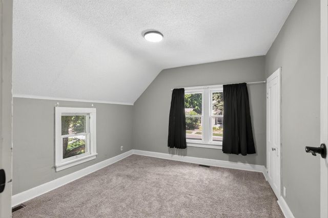 1094 Kent Street, Saint Paul, MN 55117