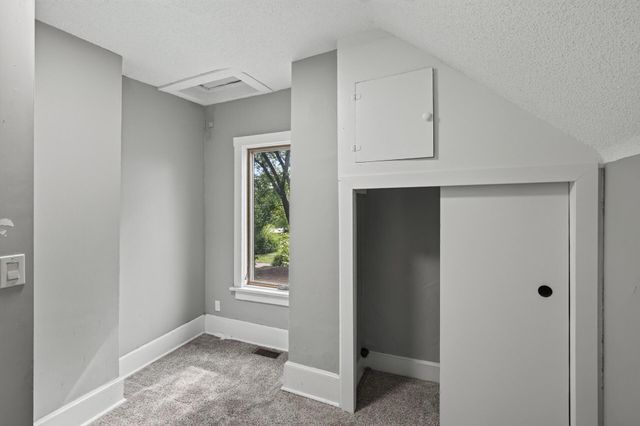 1094 Kent Street, Saint Paul, MN 55117