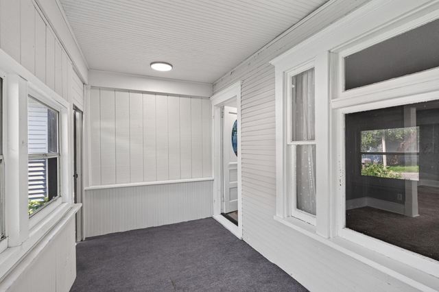 1094 Kent Street, Saint Paul, MN 55117