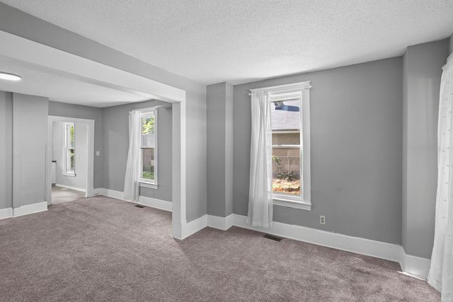 1094 Kent Street, Saint Paul, MN 55117