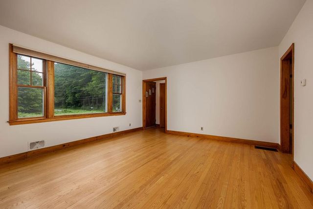 6 Sycamore Street, Brattleboro, VT 05301