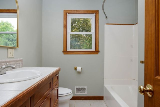6 Sycamore Street, Brattleboro, VT 05301