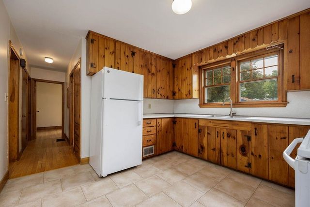 6 Sycamore Street, Brattleboro, VT 05301